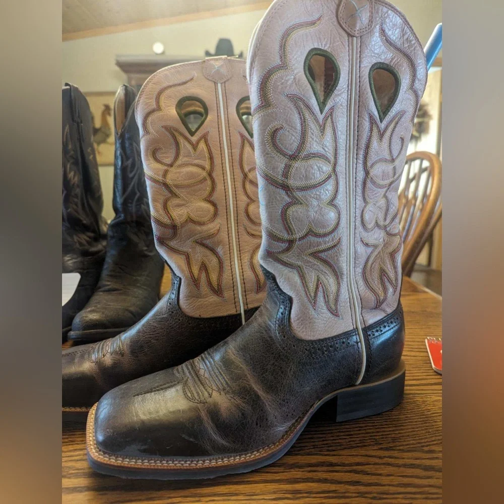 Twisted X Boots - Picture 2 of 5